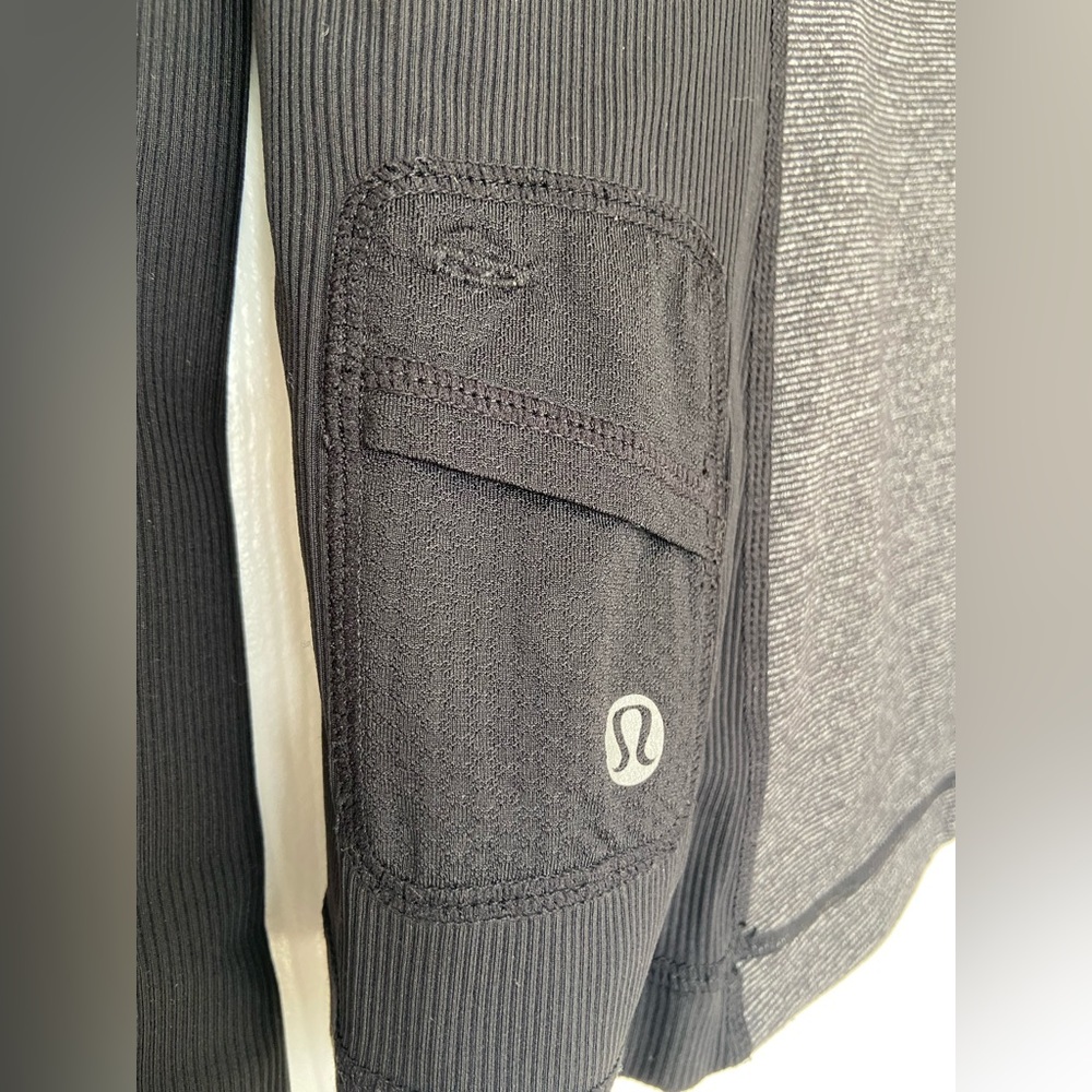 Lululemon Reversible Pullover - Picture 4 of 10